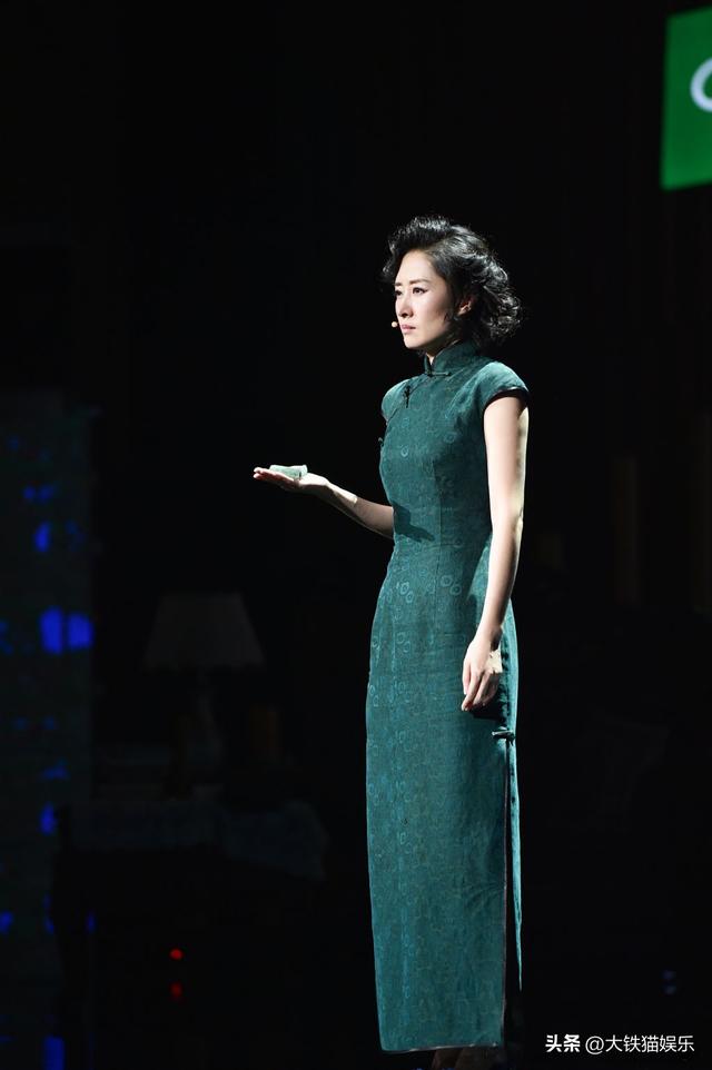 闫妮的腿,于明加的腰,这些40岁的女星,生过娃了身材还这么火辣