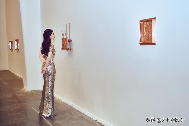 闫妮的腿,于明加的腰,这些40岁的女星,生过娃了身材还这么火辣