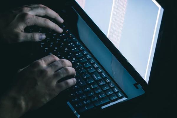 男子远程操控27人电脑,长期偷窥女性……上海法院判了!