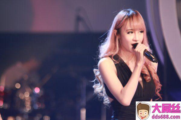 天生好歌喉的阿美族性感正妹！2015星光大道参赛者，实况直播歌手露西亚
